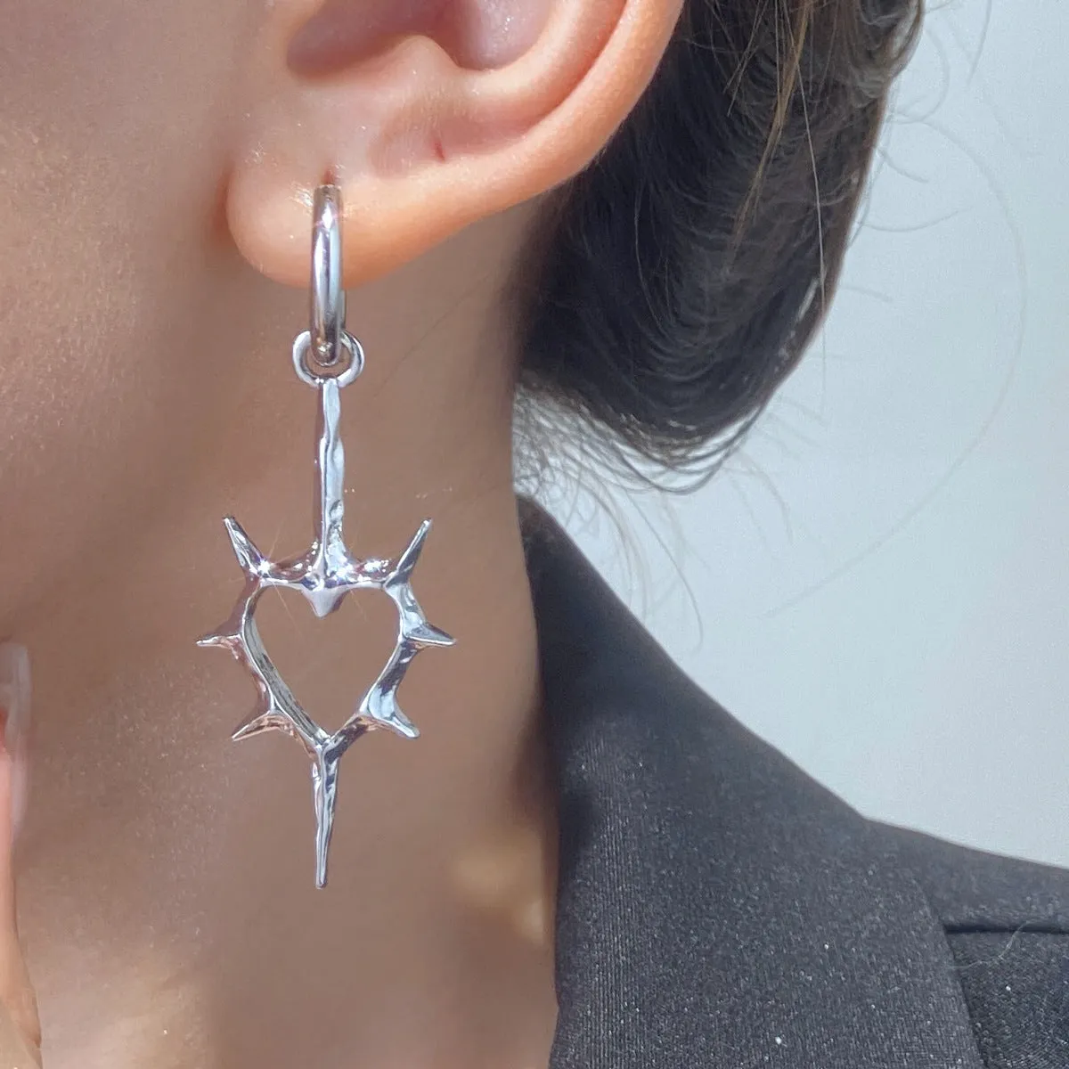 Wholesale Gothic handmade thorn heart-shaped cross water drop punk pendant