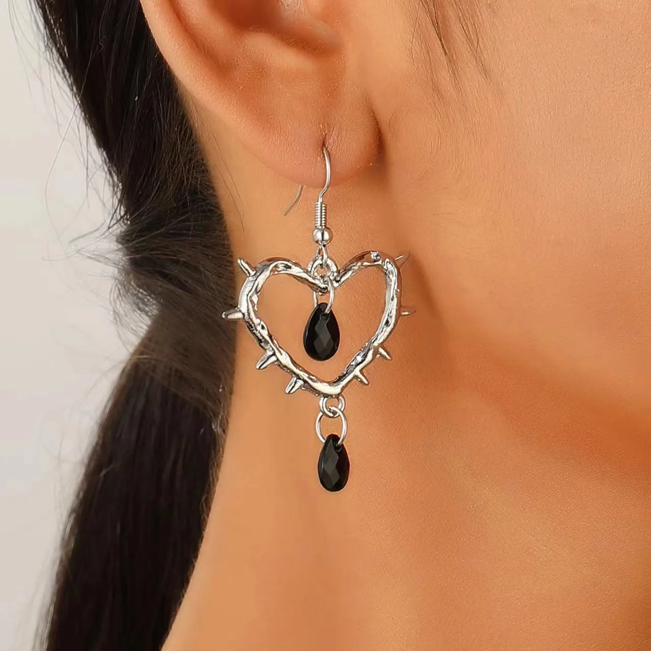 Wholesale Gothic handmade thorn heart-shaped cross water drop punk pendant