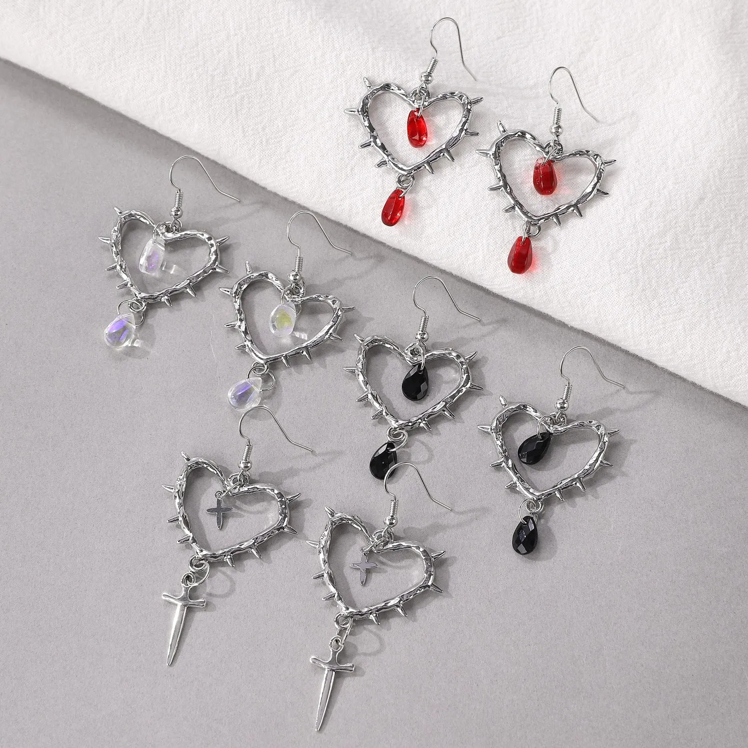 Wholesale Gothic handmade thorn heart-shaped cross water drop punk pendant
