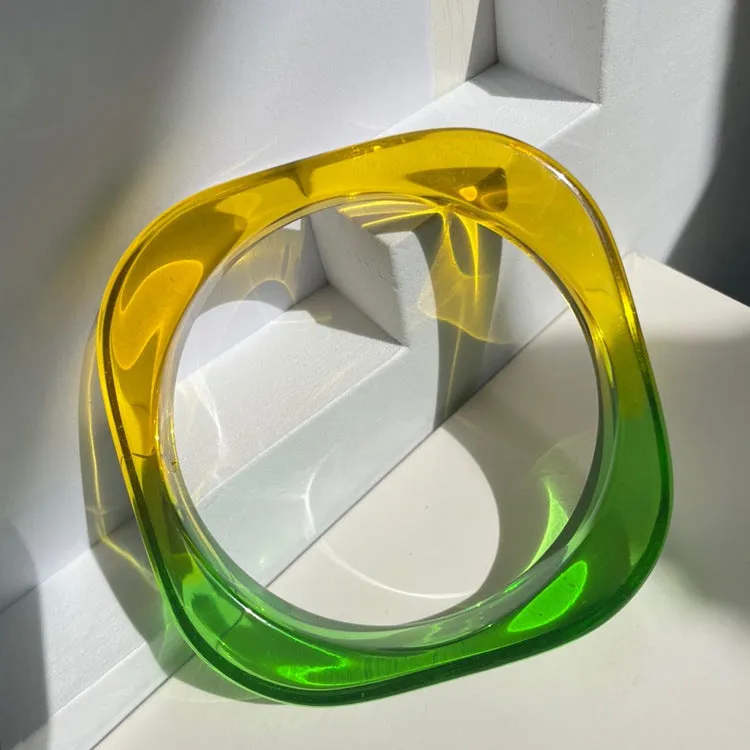 Wholesale Gradient transparent acrylic shaped resin square bracelet