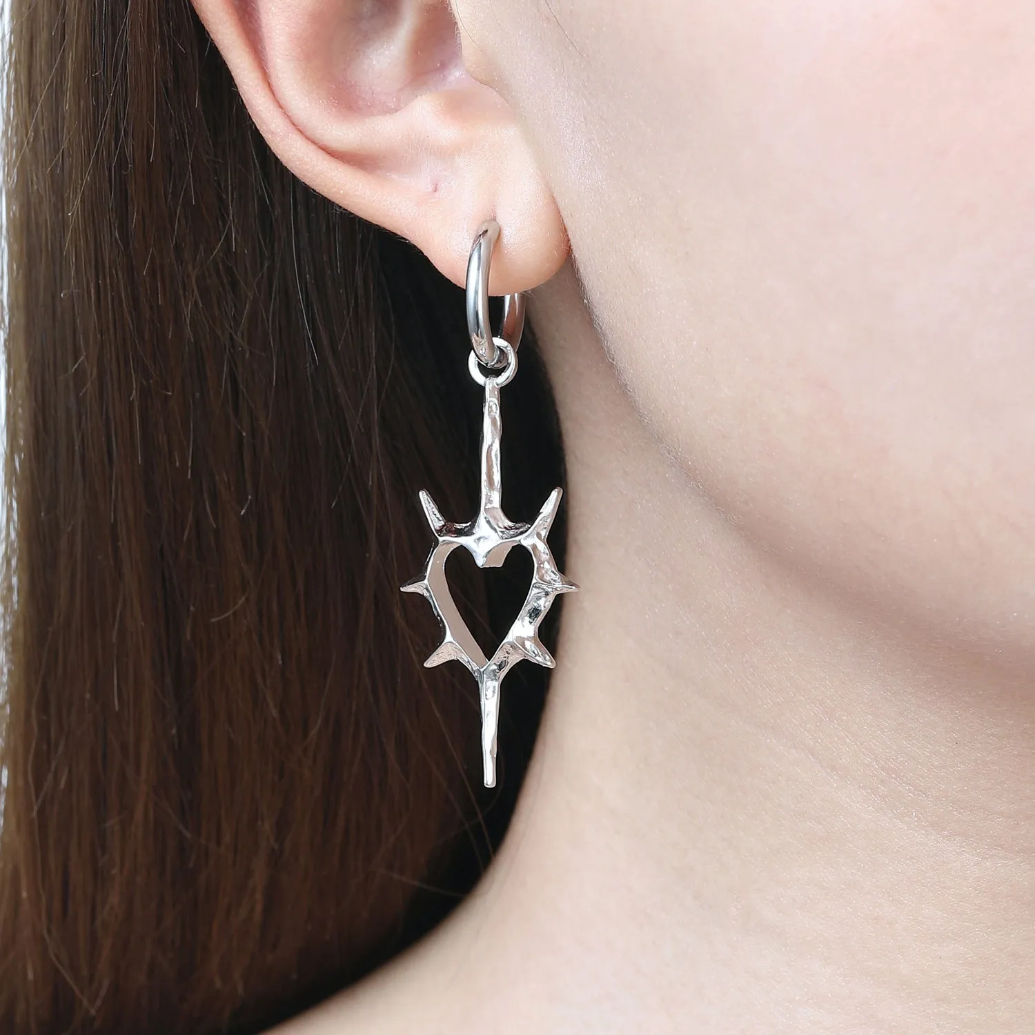 Wholesale Hollow thorn heart earrings