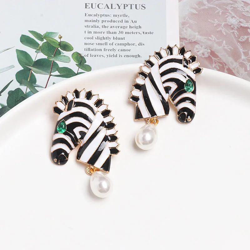 Wholesale Horse Pearl Alloy Earrings