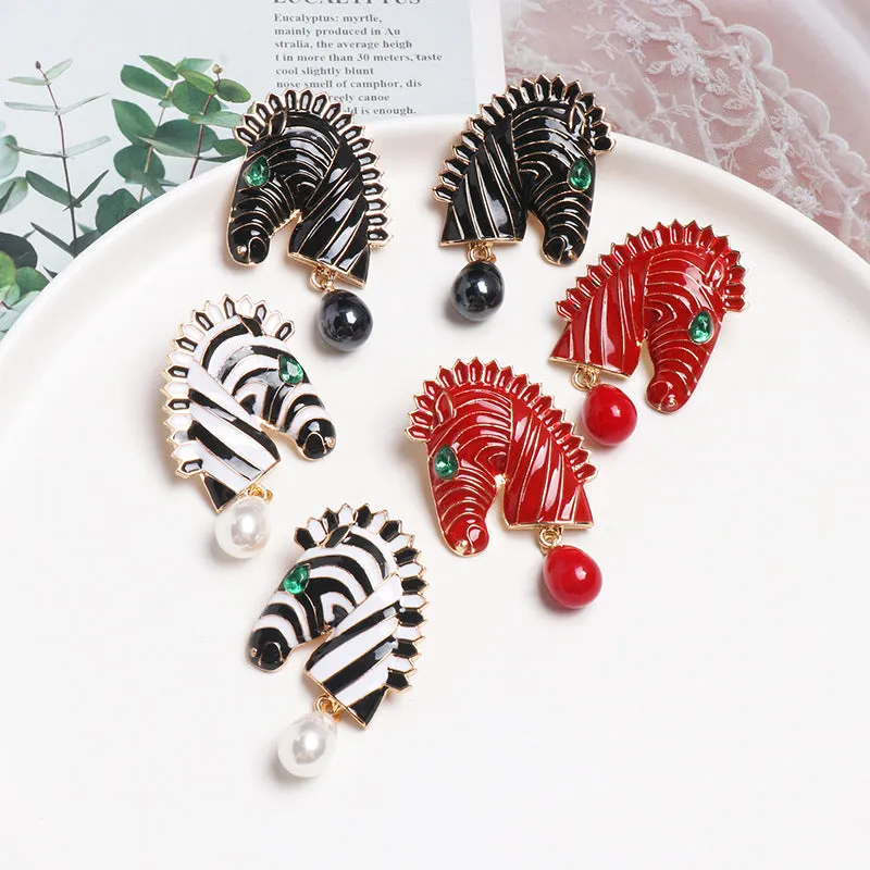 Wholesale Horse Pearl Alloy Earrings
