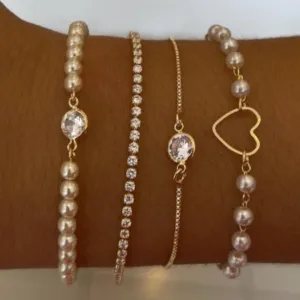 Wholesale Inlaid Diamond Hollow Peach Heart Pearl Alloy Bracelet Set