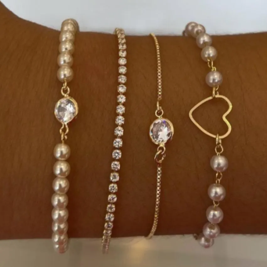 Wholesale Inlaid Diamond Hollow Peach Heart Pearl Alloy Bracelet Set