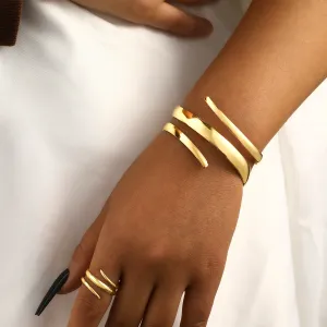 Wholesale Line hollow water drop ring bracelet set