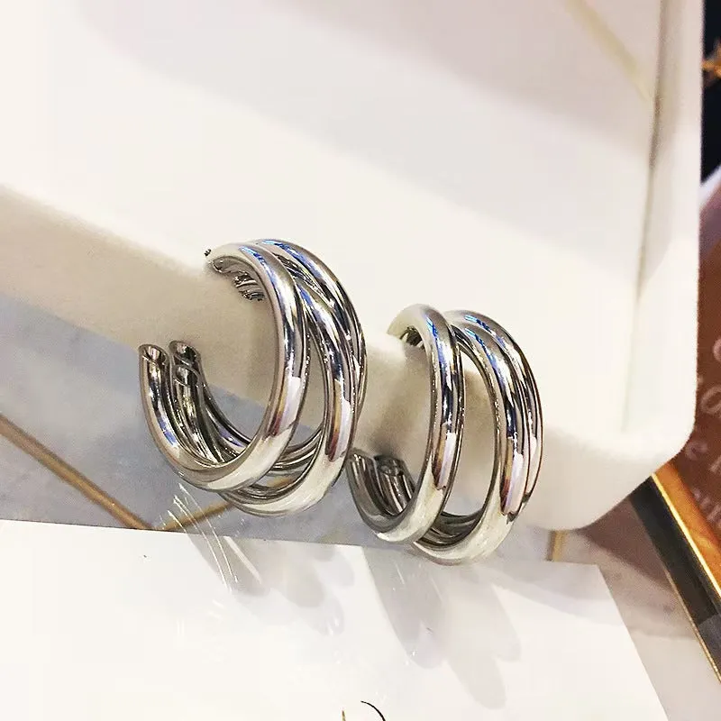 Wholesale Metal Cool Style C-shaped Diamond Studded Retro Style Earrings