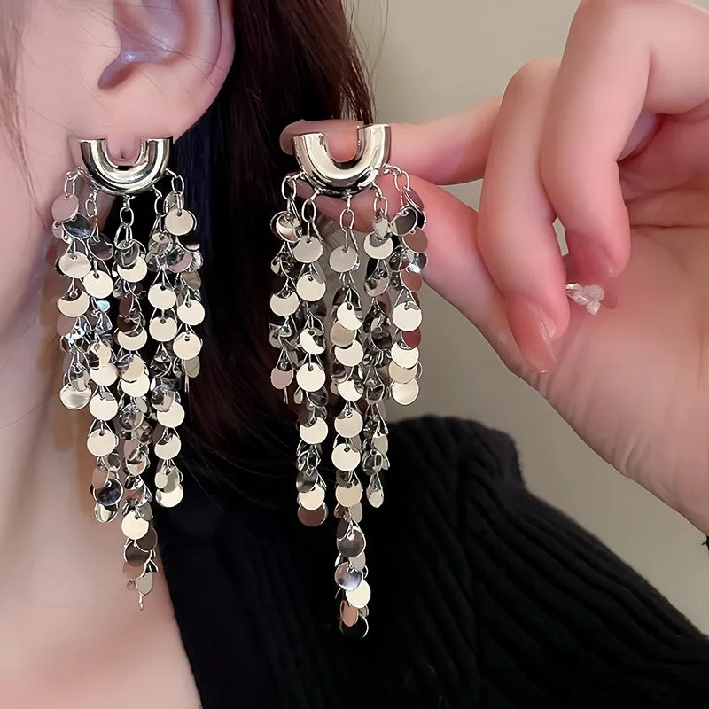 Wholesale Metal tassel sequins fashionable high-end cool style Earrings