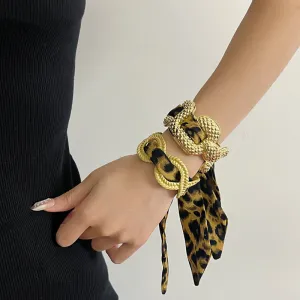Wholesale Middle Ancient vintage Golden Leopard Scarf Open Niche High-end Delicate Bracelet