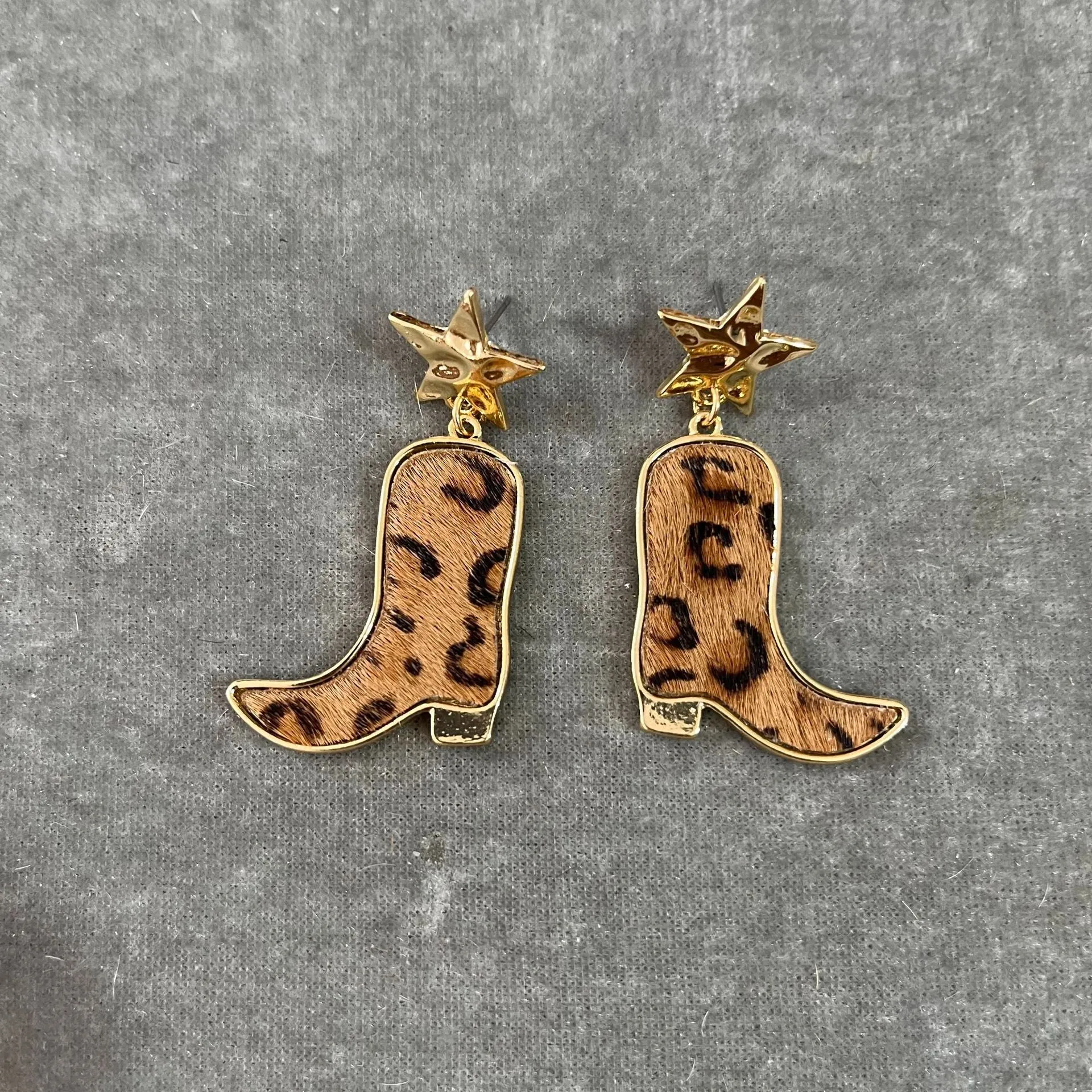 Wholesale Milky Cow Star Alloy Earrings