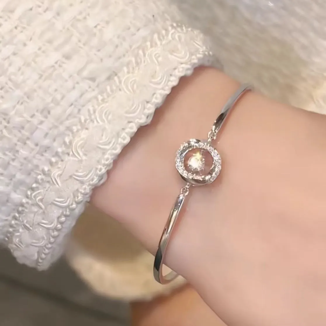 Wholesale Mobius three-second heart bracelet