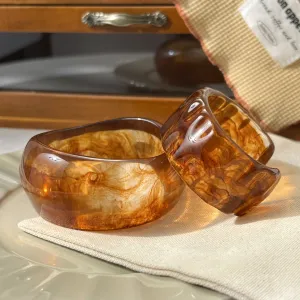 Wholesale New resin acrylic niche wide bracelet retro minimalist fashion cold style amber bracelet