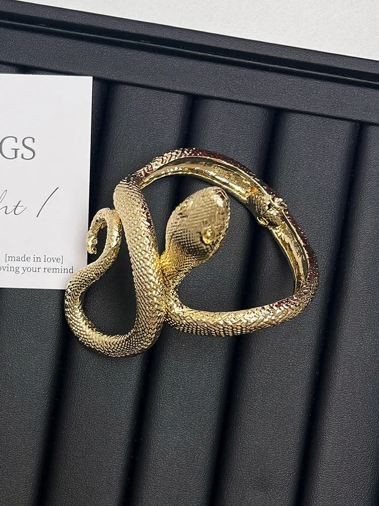 Wholesale Niche designer retro metal snake-shaped open self-discipline bracelet for men and women, high-end exquisite plain ring Bracelet