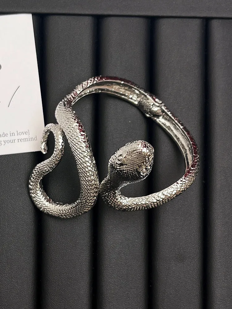 Wholesale Niche designer retro metal snake-shaped open self-discipline bracelet for men and women, high-end exquisite plain ring Bracelet