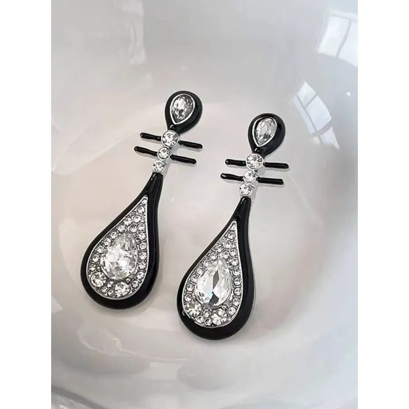 Wholesale of Chinese Style Vintage and Elegant Pipa Metal Earrings