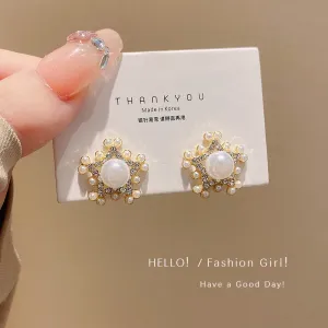 Wholesale pearl five-pointed star diamond earrings