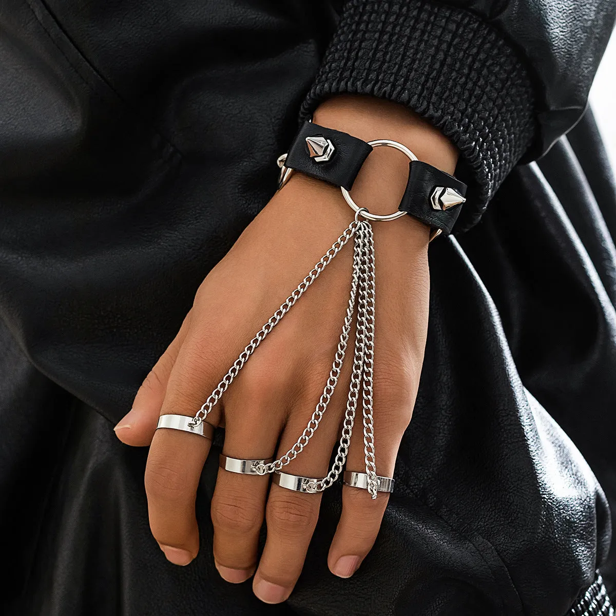 Wholesale personalized finger Cuban Bracelet Men's fashionable leather rivet bracelet hip hop niche cross-border Men's bracelet