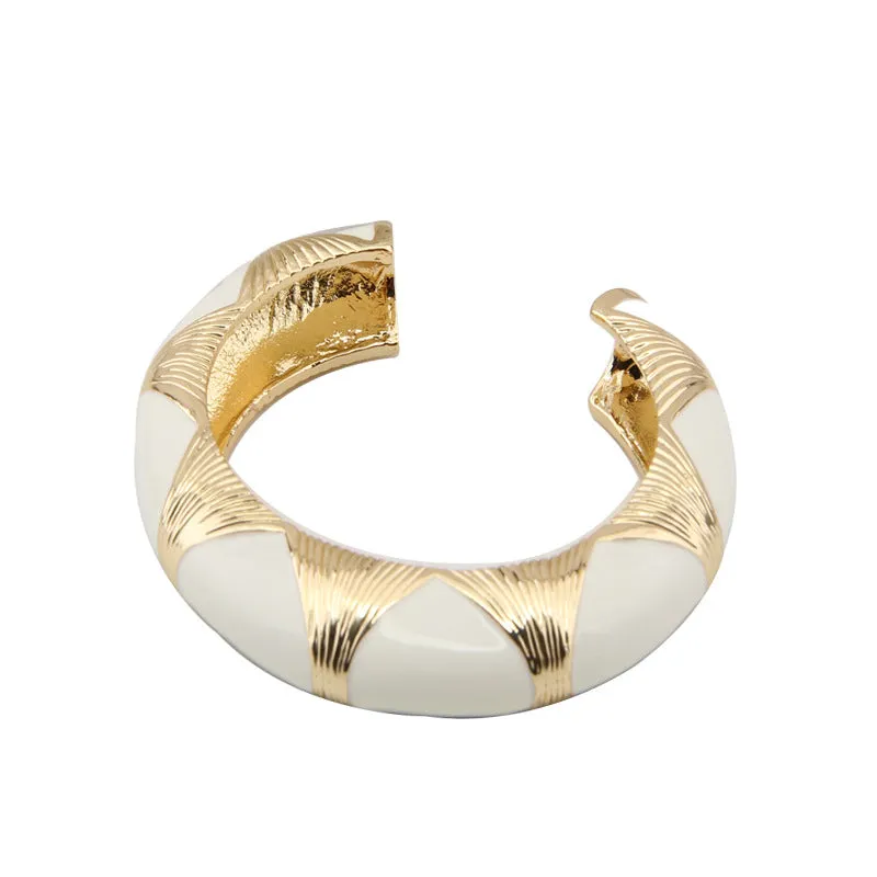 Wholesale  Retro Black Gold Enamel Stacked Wearing Wide Refined Open Bracelet