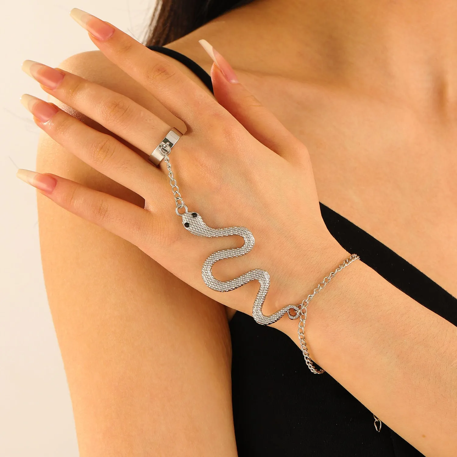 Wholesale Retro exaggerated scorpion three-dimensional finger bracelet