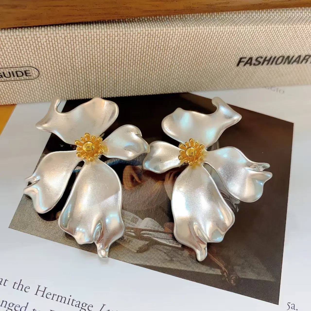 Wholesale Retro flower earrings metal Hong Kong style exaggerated earrings