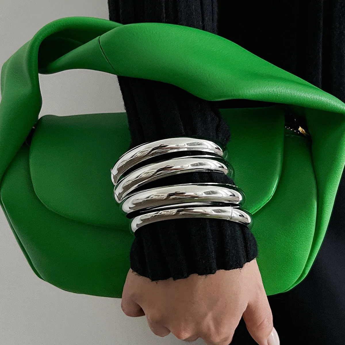 Wholesale Retro Niche Glow Bracelet suit Exaggerated Snakeskin Thread Hand Jewelry