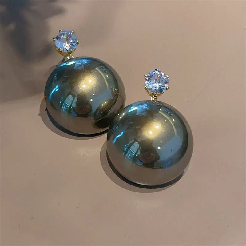 Wholesale Retro Small Fragrance Style Apple Big Pearl Metal Earrings Around 25MM