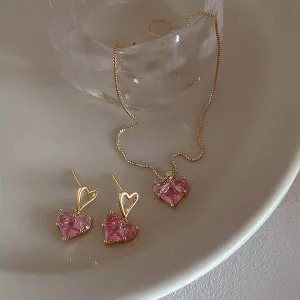 Wholesale Romantic heart-shaped peach pink earrings, fresh and sweet, simple and cool, super shiny earrings