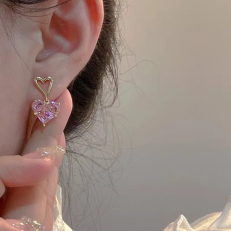 Wholesale Romantic heart-shaped peach pink earrings, fresh and sweet, simple and cool, super shiny earrings