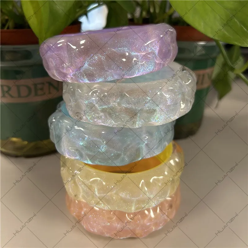 Wholesale Round Colorful Glitter Acrylic Bracelet Casual Round Mermaid Resin Bracelet