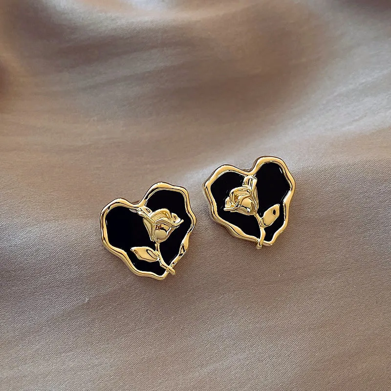 Wholesale S925 Silver Needle Vintage Pearl Stud Earrings