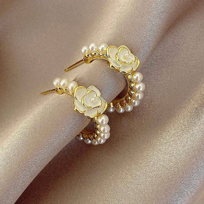 Wholesale S925 Silver Needle Vintage Pearl Stud Earrings