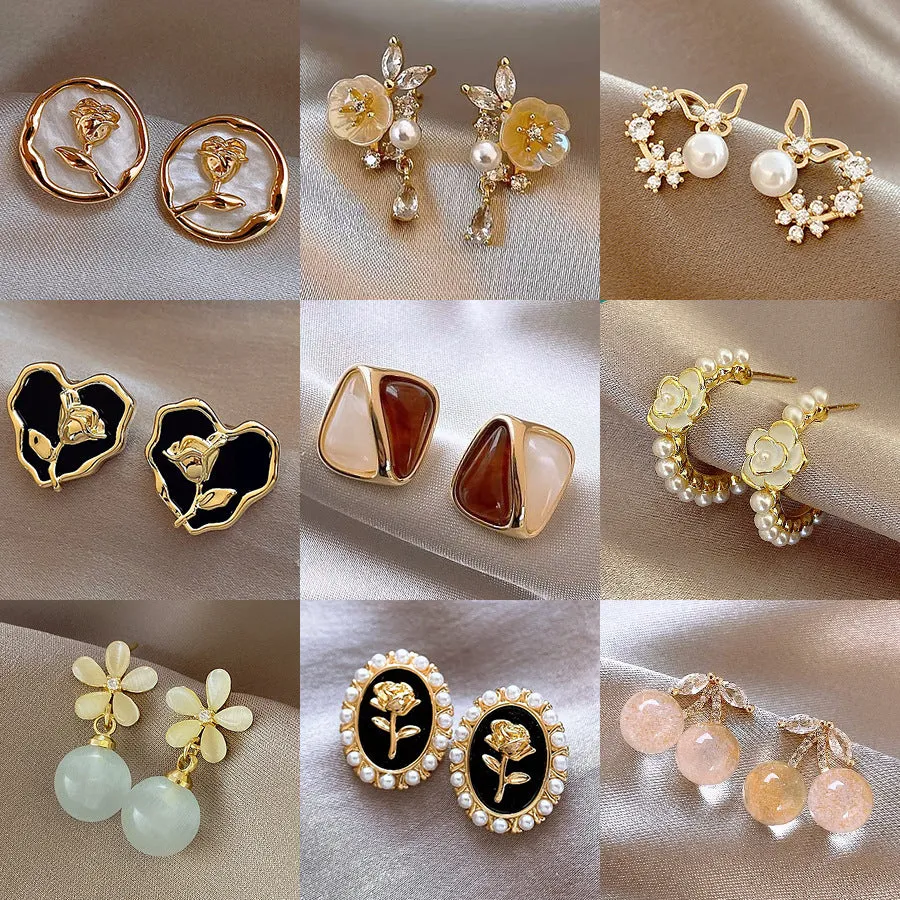 Wholesale S925 Silver Needle Vintage Pearl Stud Earrings