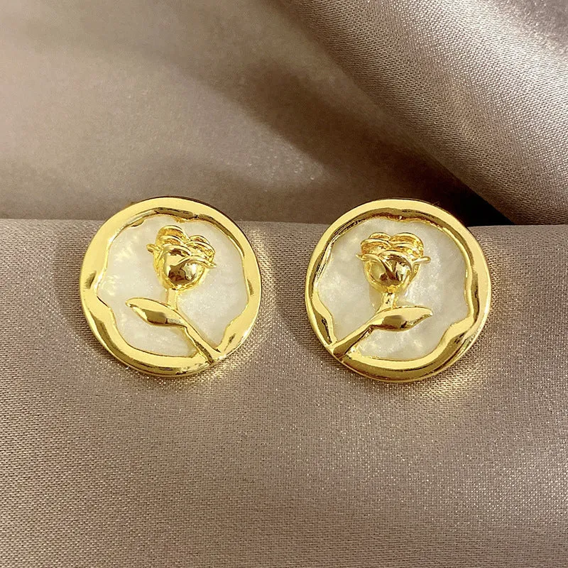 Wholesale S925 Silver Needle Vintage Pearl Stud Earrings