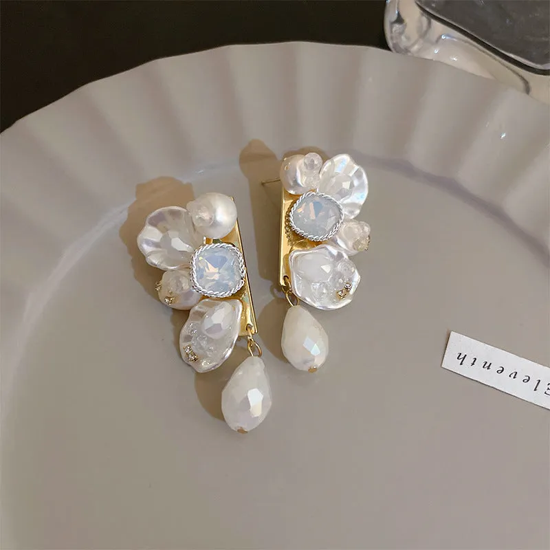 Wholesale Silver Needle Diamond Crystal Pearl Alloy Earrings
