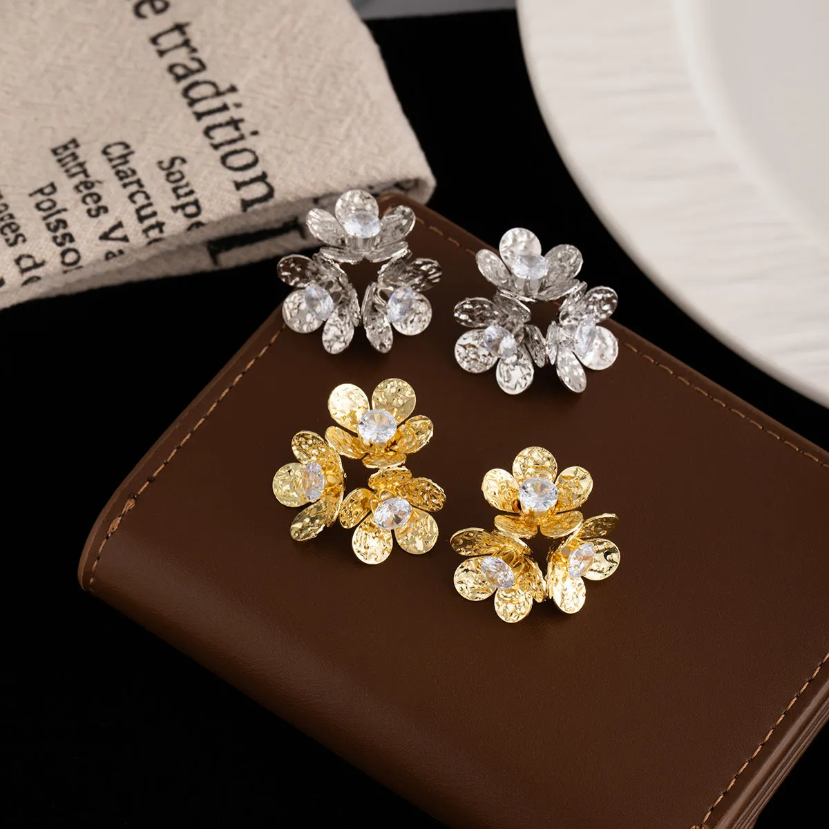 Wholesale Silver Needle Metal Style Diamond Three-Dimensional Flower Retro Earrings