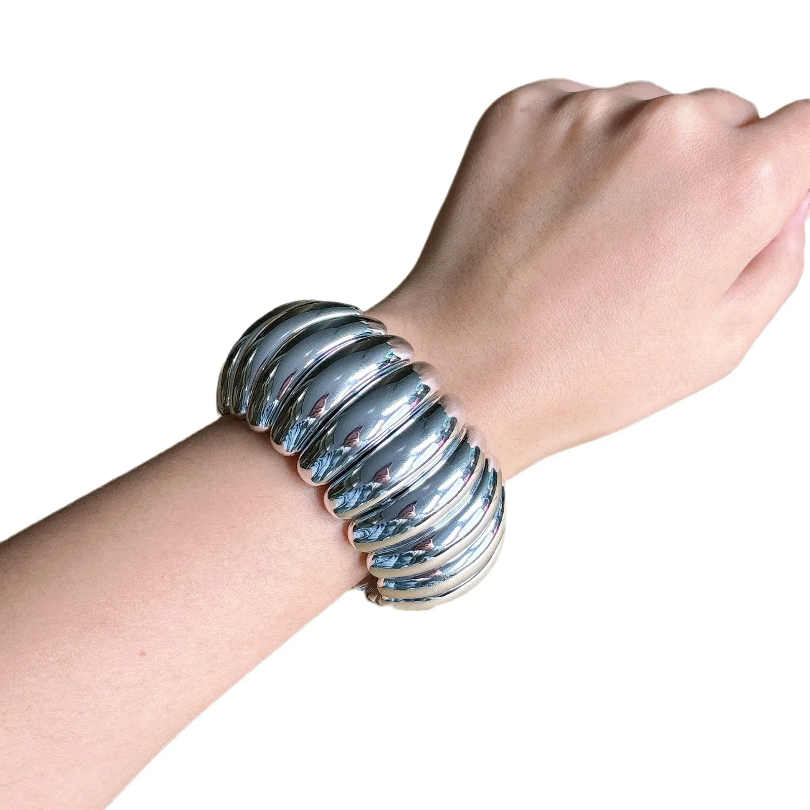 Wholesale simple spiral snake ring personality fashion bracelet