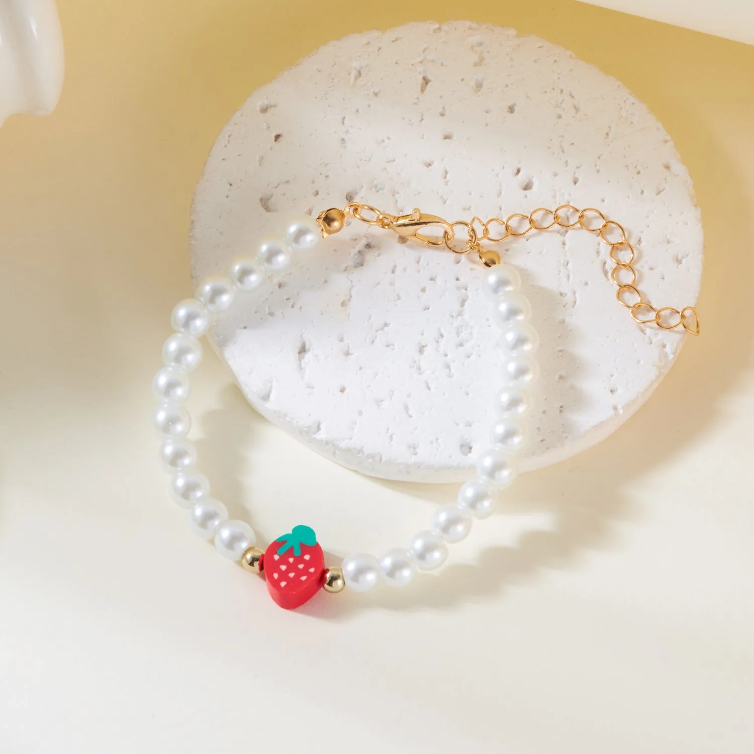Wholesale Strawberry necklace simple summer small fresh soft ceramic rice pearl necklace female