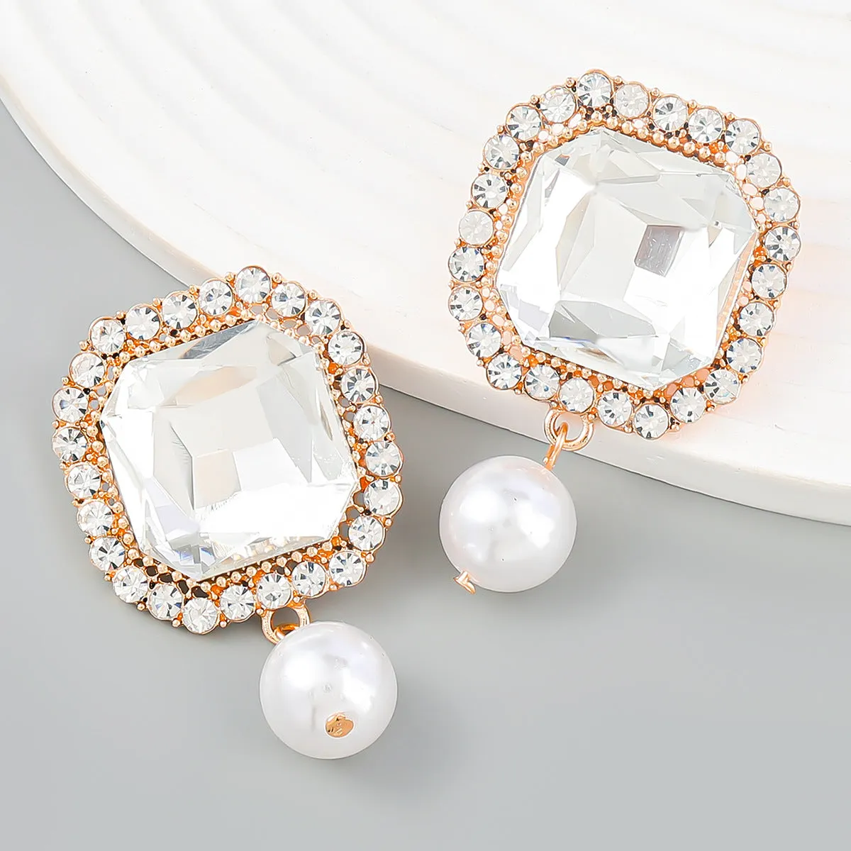 Wholesale Super Flash Claw Chain Square Alloy Diamond Pearl Earrings