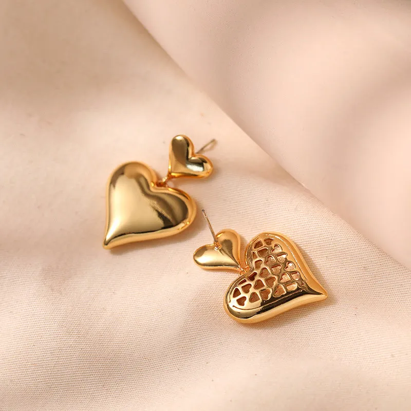 Wholesale Three-dimensional Love High-grade Metallic Gold-plated Earrings