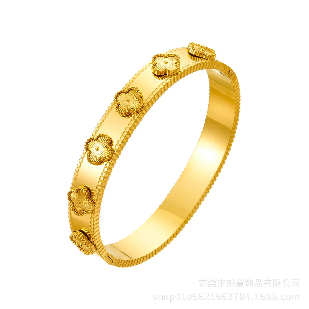Wholesale  Titanium Steel Gold-plated Flower Bracelet