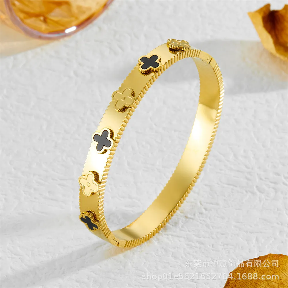 Wholesale  Titanium Steel Gold-plated Flower Bracelet