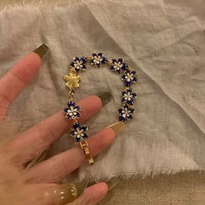 Wholesale Vintage Bracelet Flower Design Jewelry