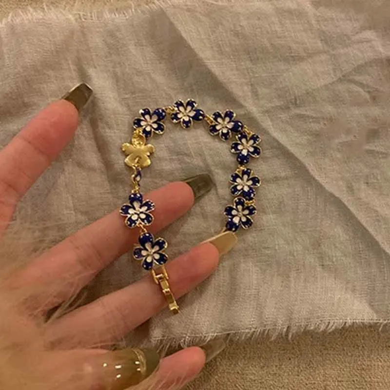 Wholesale Vintage Bracelet Flower Design Jewelry