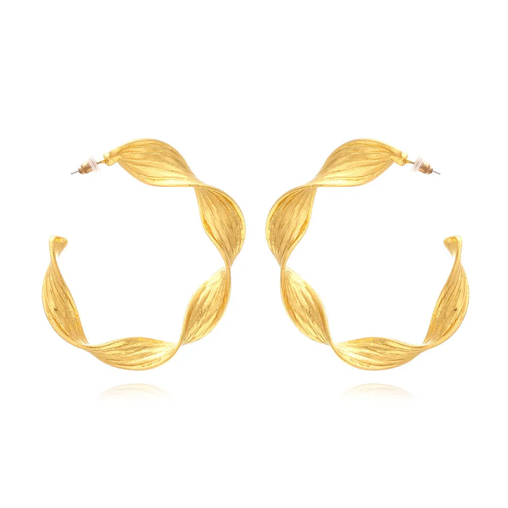 Wholesale Vintage C-shaped Twist Twisted Metal Earrings