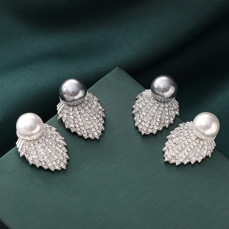 Wholesale Vintage Diamond Inlaid Pearl Metal Earrings