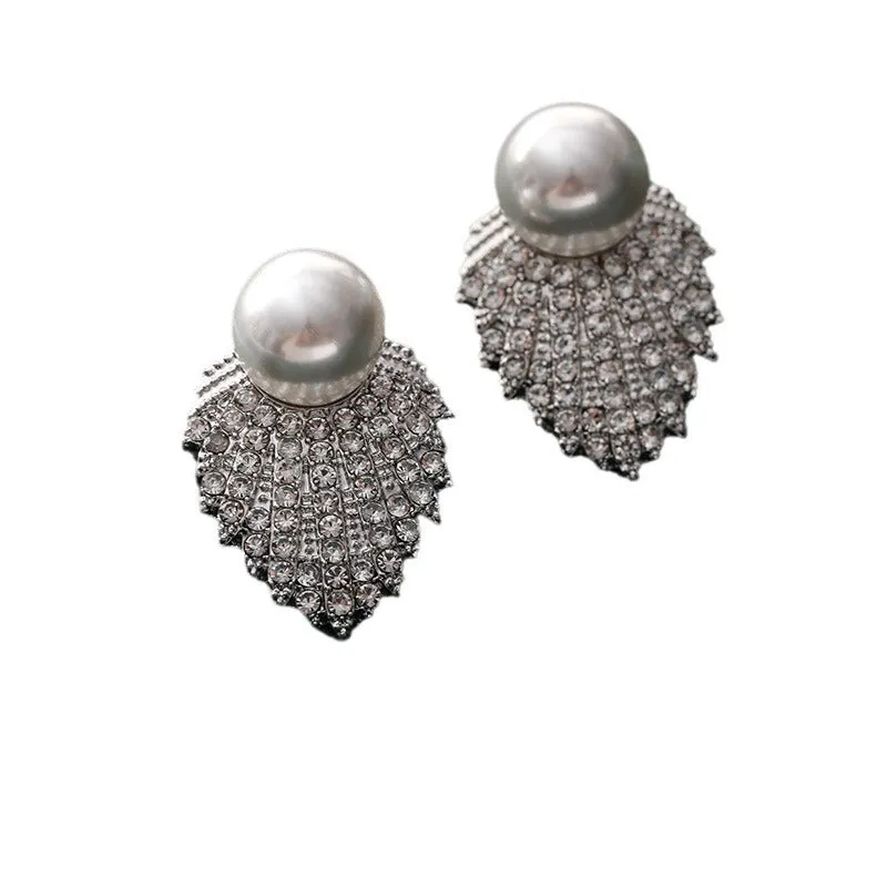 Wholesale Vintage Diamond Inlaid Pearl Metal Earrings
