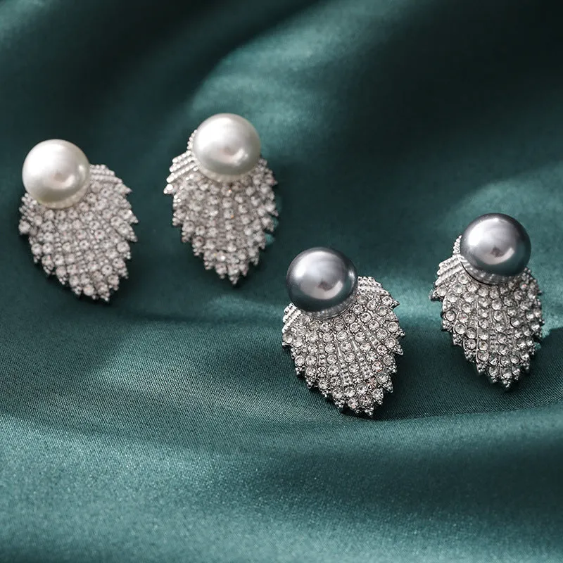 Wholesale Vintage Diamond Inlaid Pearl Metal Earrings