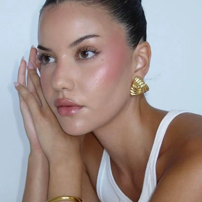 Wholesale Vintage Feather Ruffles Gold Stripe Triangle Earrings