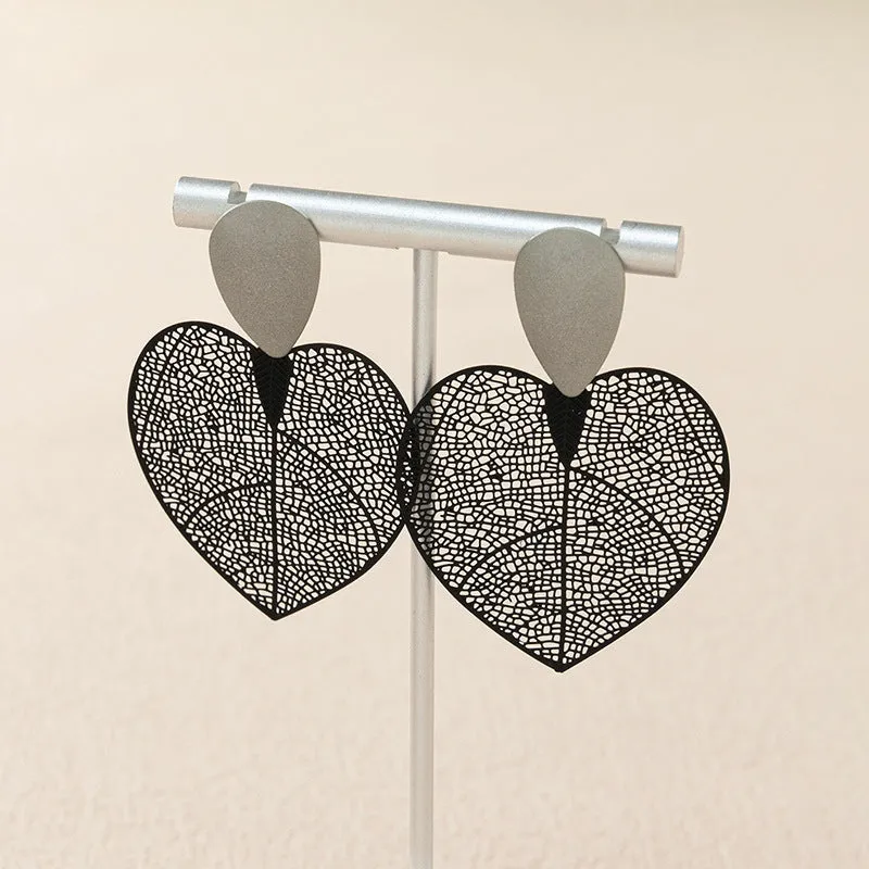 Wholesale Vintage Hollow Thin Leaf Black Heart Shaped Earrings