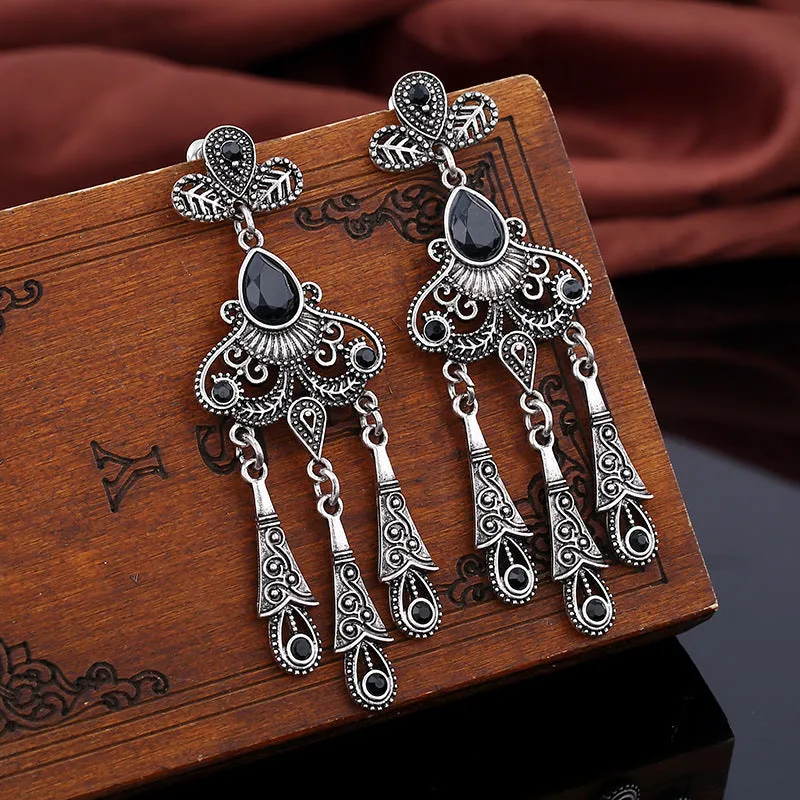 Wholesale Vintage Hollowed Out Leaf Alloy Earrings
